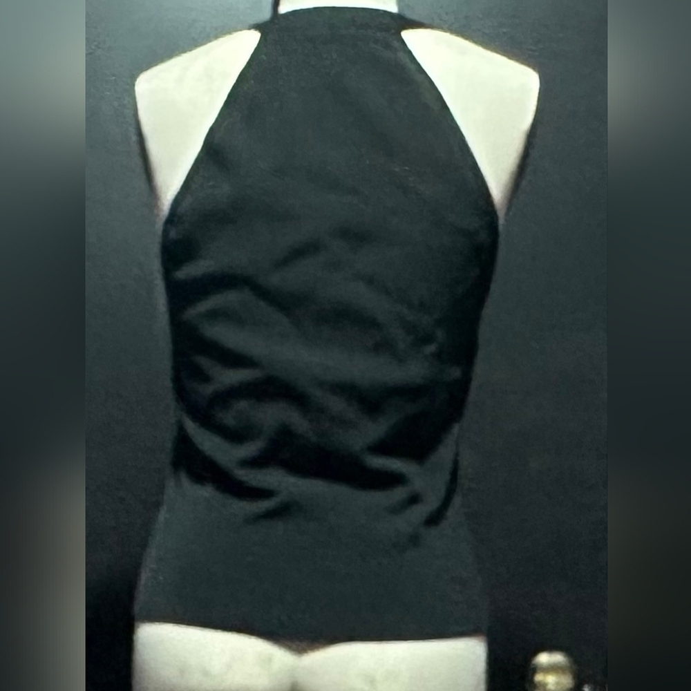 7 Sweaters - image 4